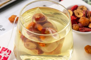 热门养生茶：秋冬进补，枸杞红枣茶助你养出好气色！